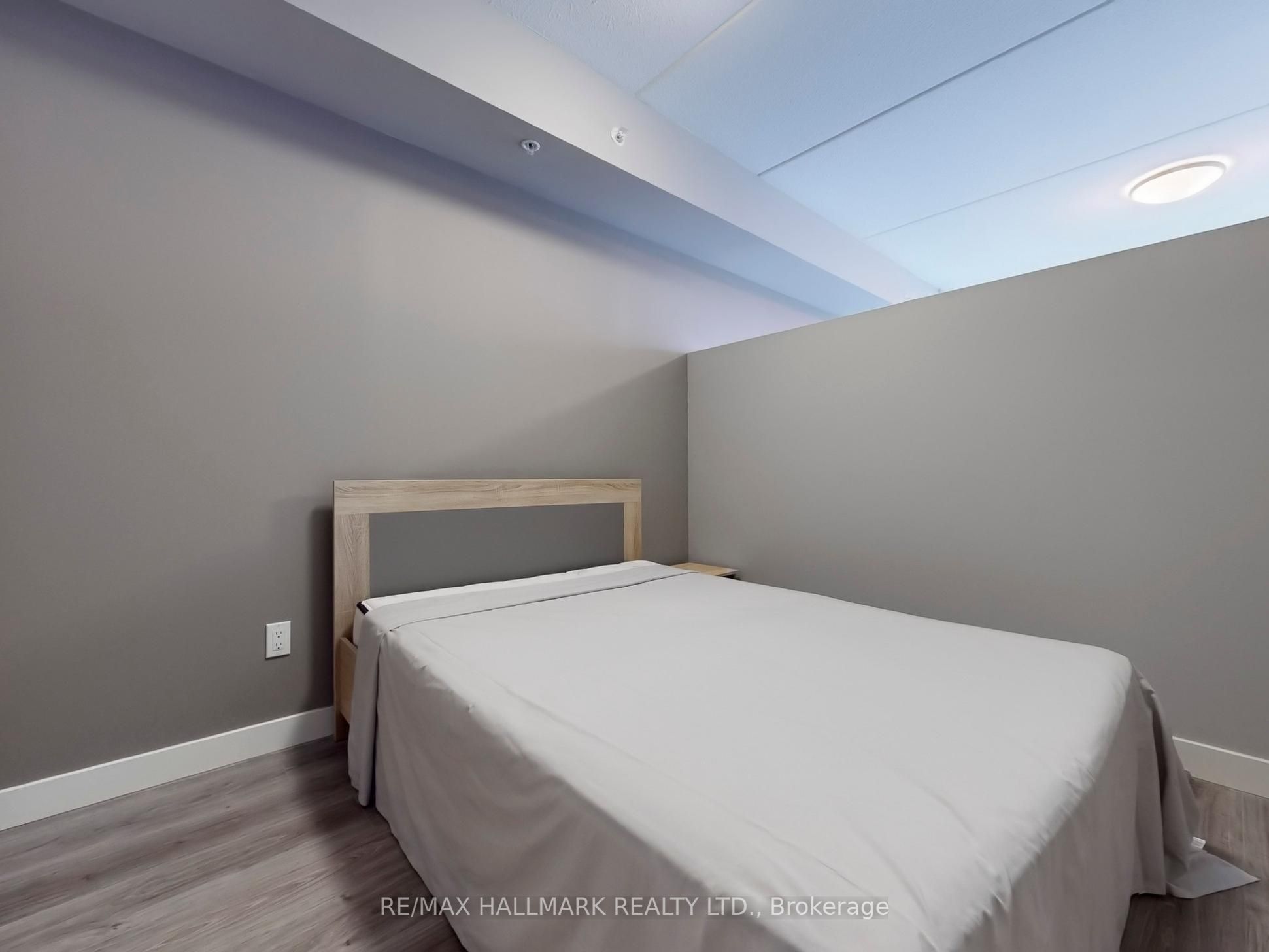 #207 - 308 Lester Street Property Photo 18