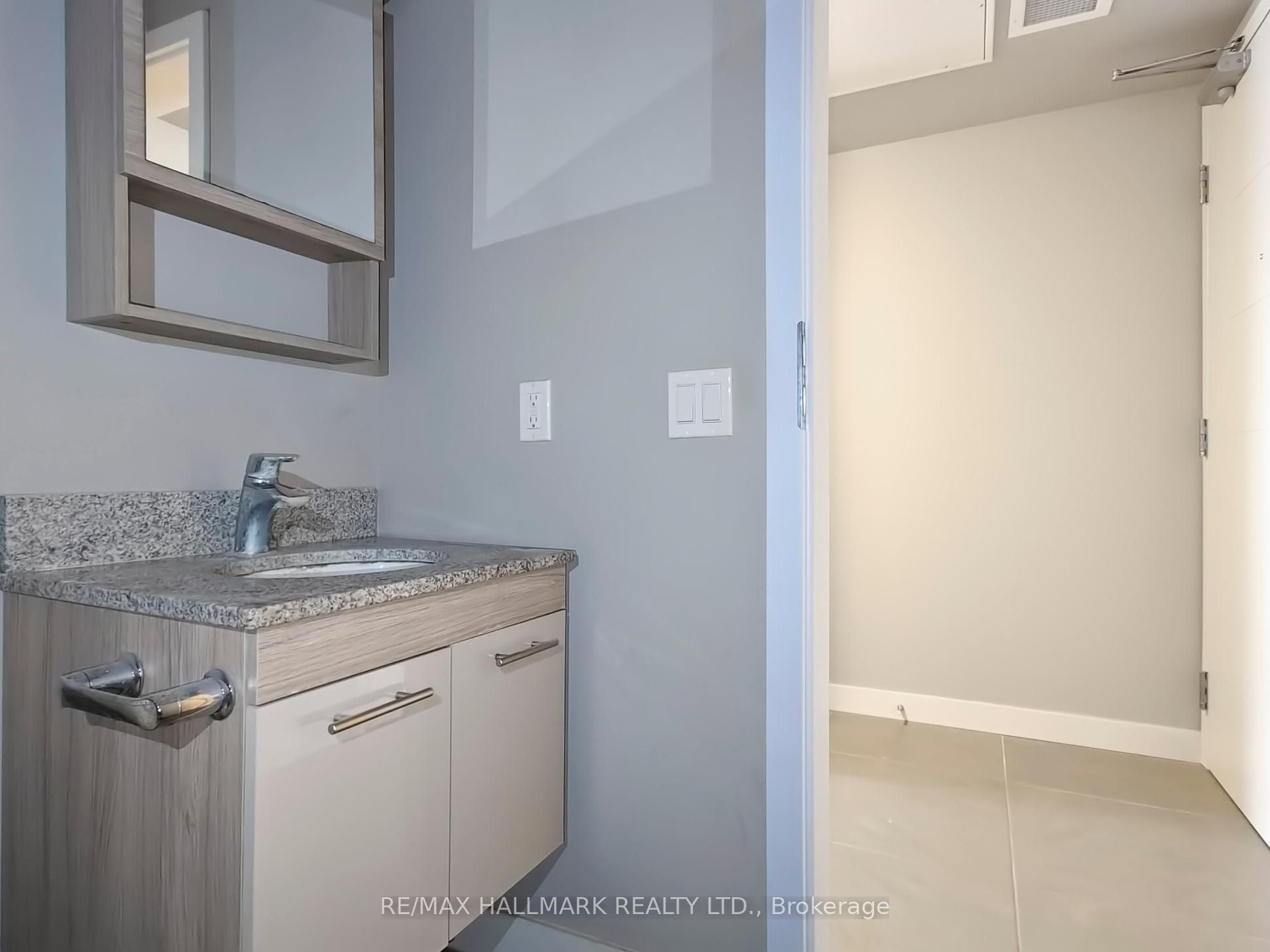 #207 - 308 Lester Street Property Photo 22