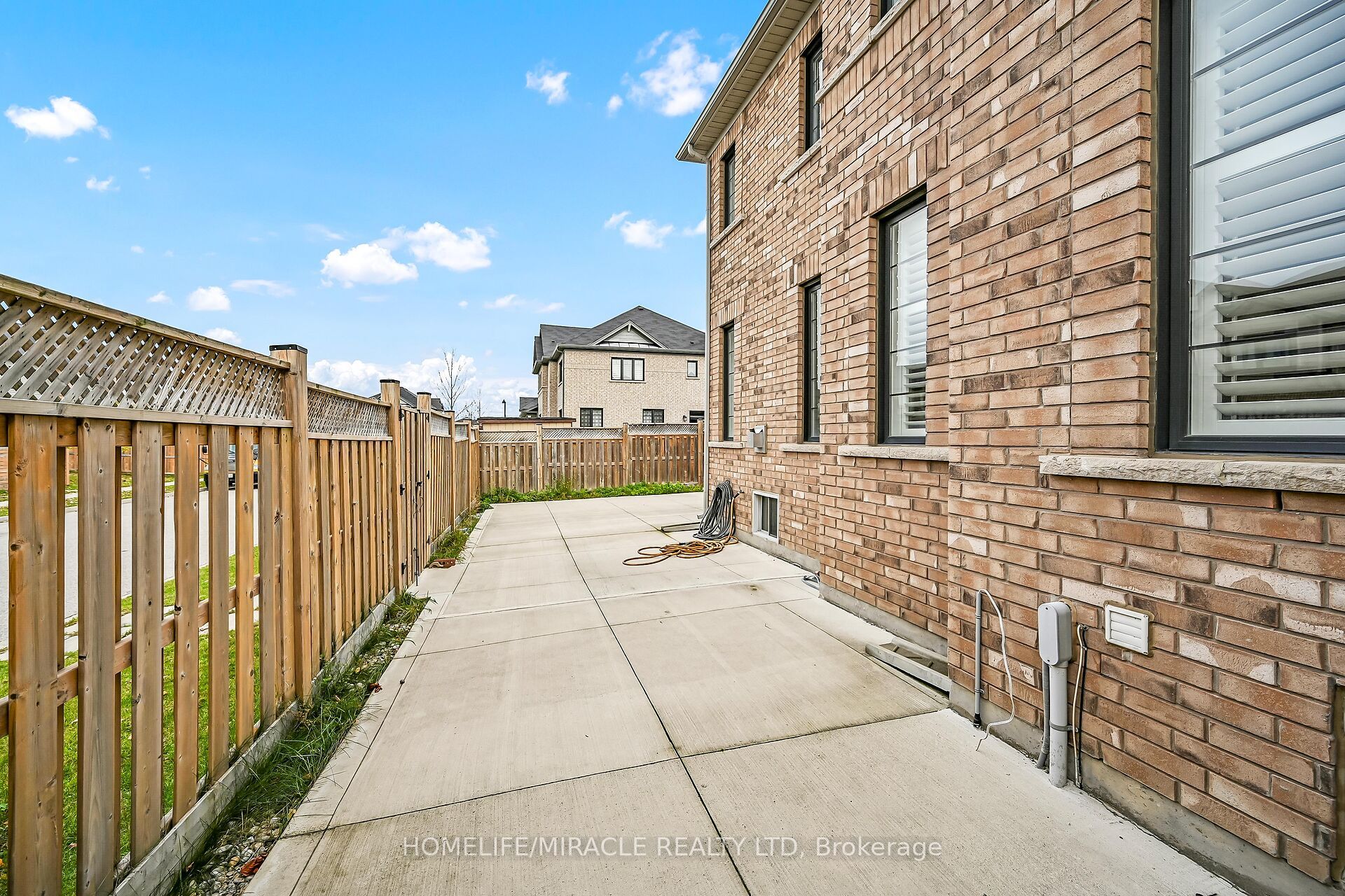 3 Aldgate Avenue Property Photo 39