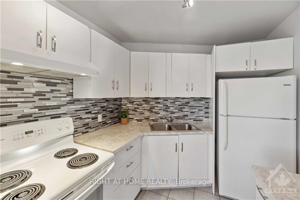 #718 - 2000 Jasmine Crescent Property Photo 27