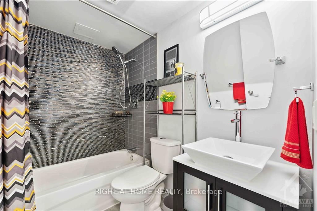 #718 - 2000 Jasmine Crescent Property Photo 43