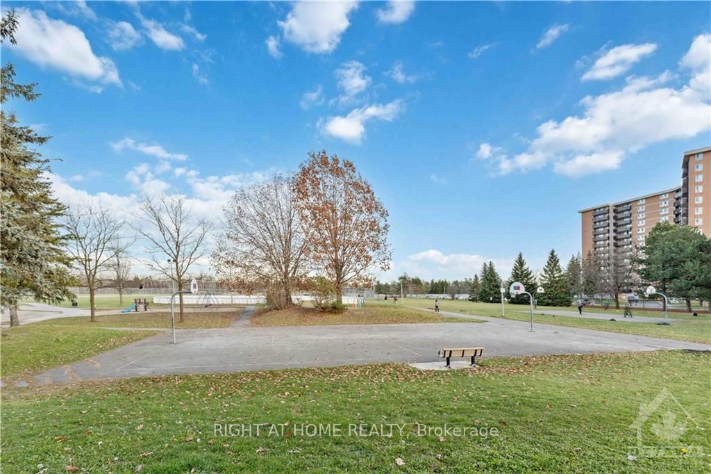 #718 - 2000 Jasmine Crescent Property Photo 60