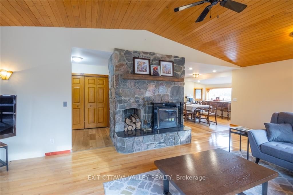336 Wiltom Drive Property Photo 8
