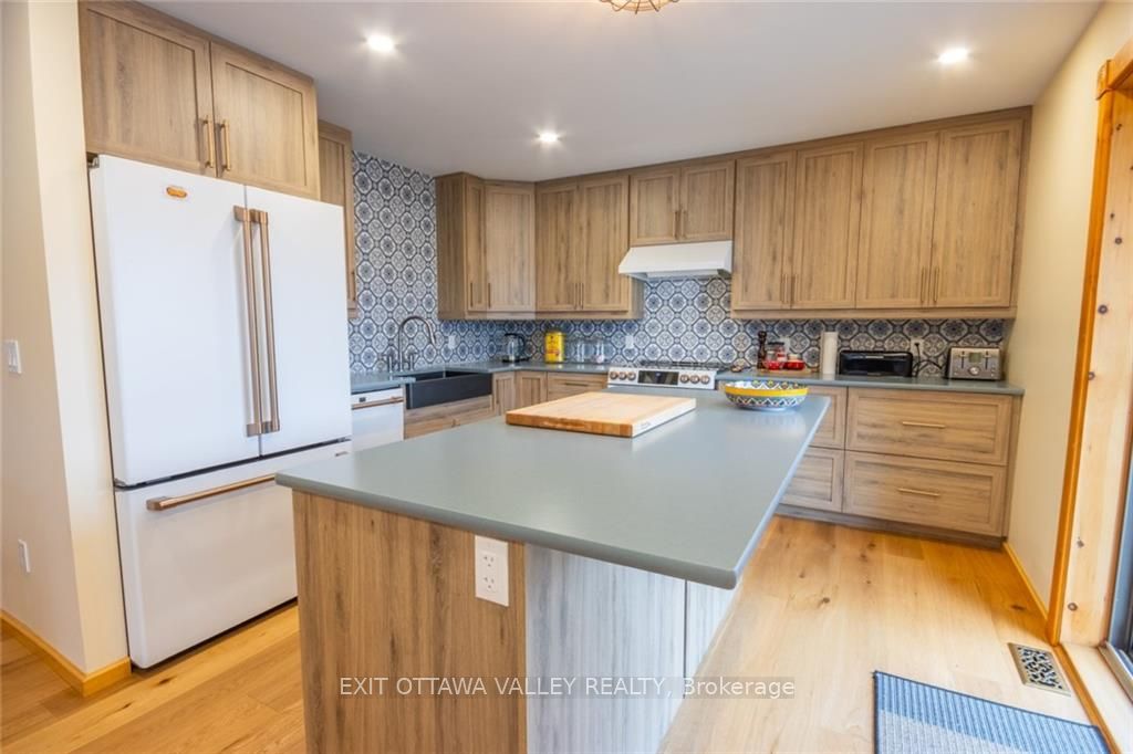 336 Wiltom Drive Property Photo 13