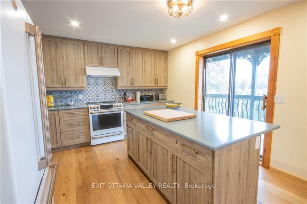 336 Wiltom Drive Property Photo 14