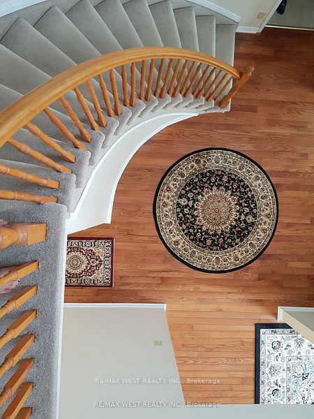953 Lancaster Drive Property Photo 14