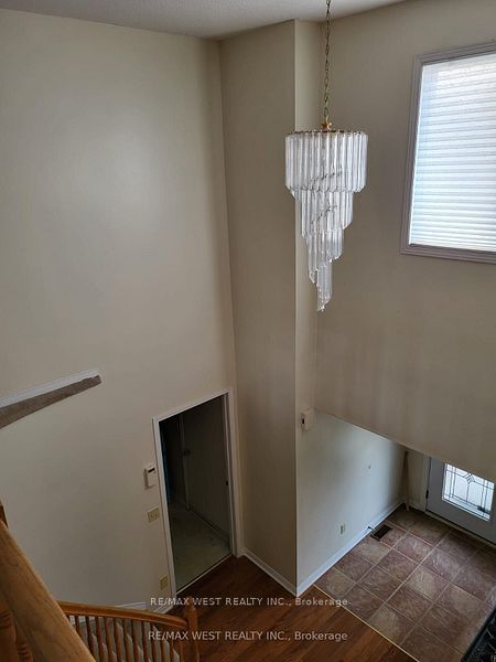 953 Lancaster Drive Property Photo 15