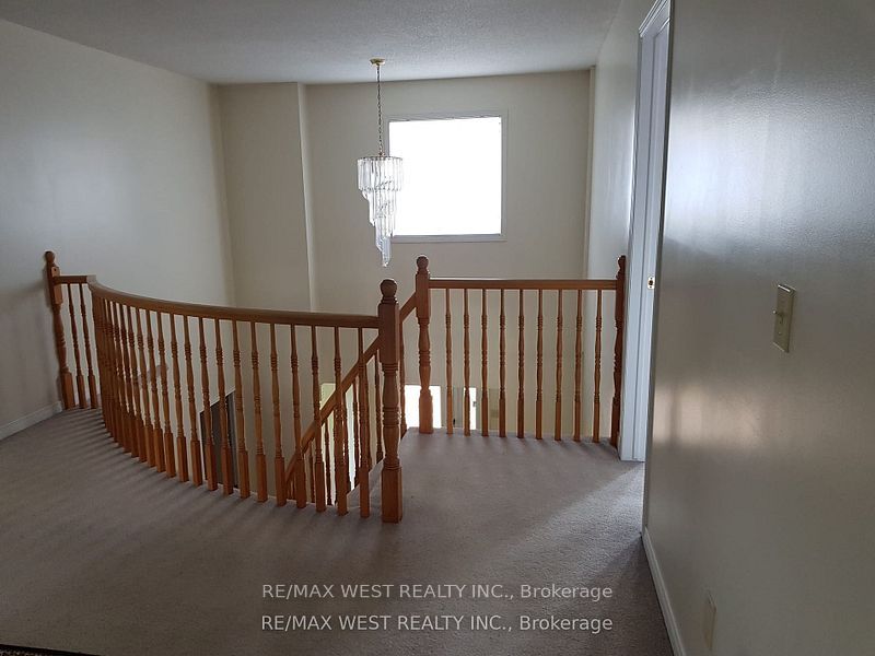 953 Lancaster Drive Property Photo 16