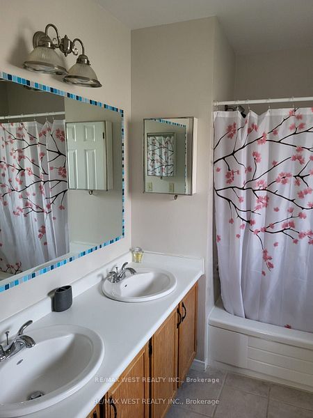 953 Lancaster Drive Property Photo 23