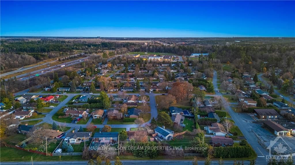17 Domus Crescent Property Photo 2