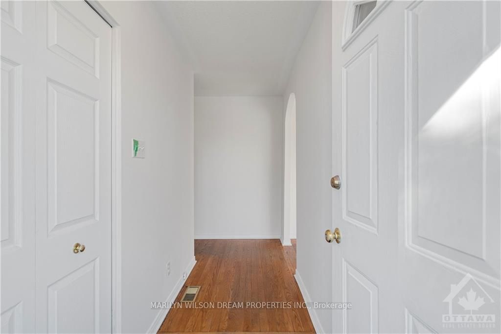 17 Domus Crescent Property Photo 3