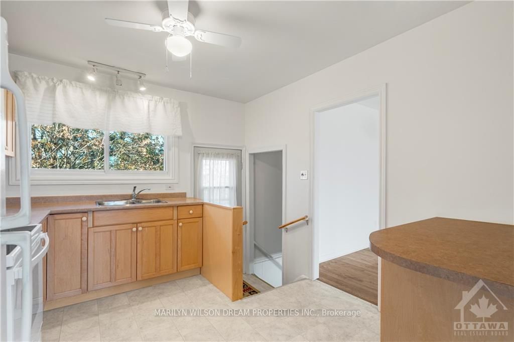 17 Domus Crescent Property Photo 11