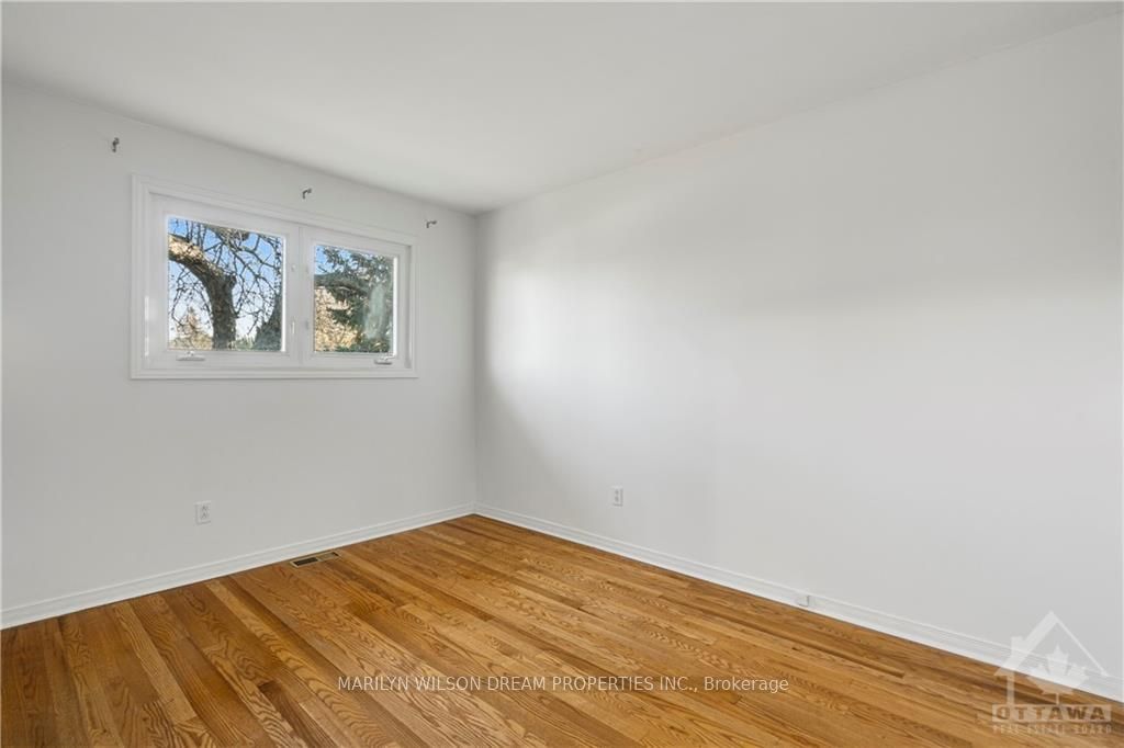 17 Domus Crescent Property Photo 14