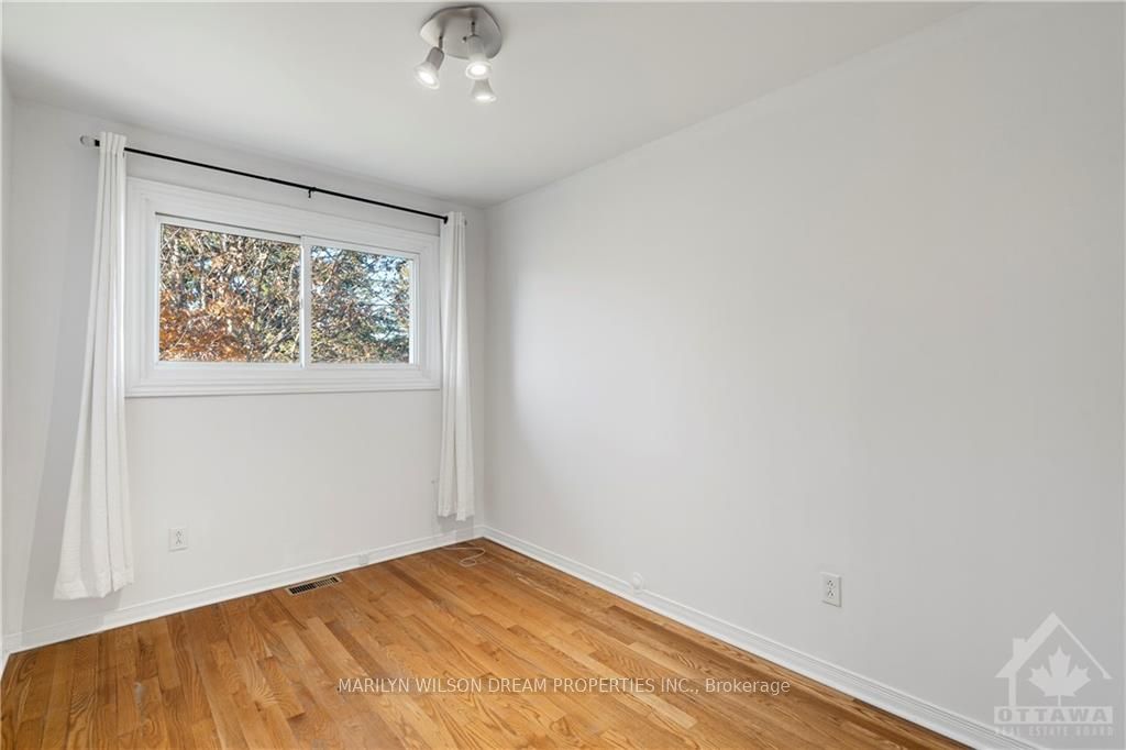 17 Domus Crescent Property Photo 16