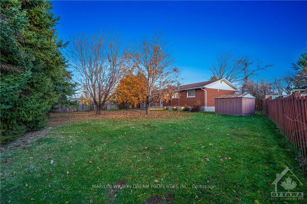 17 Domus Crescent Property Photo 20