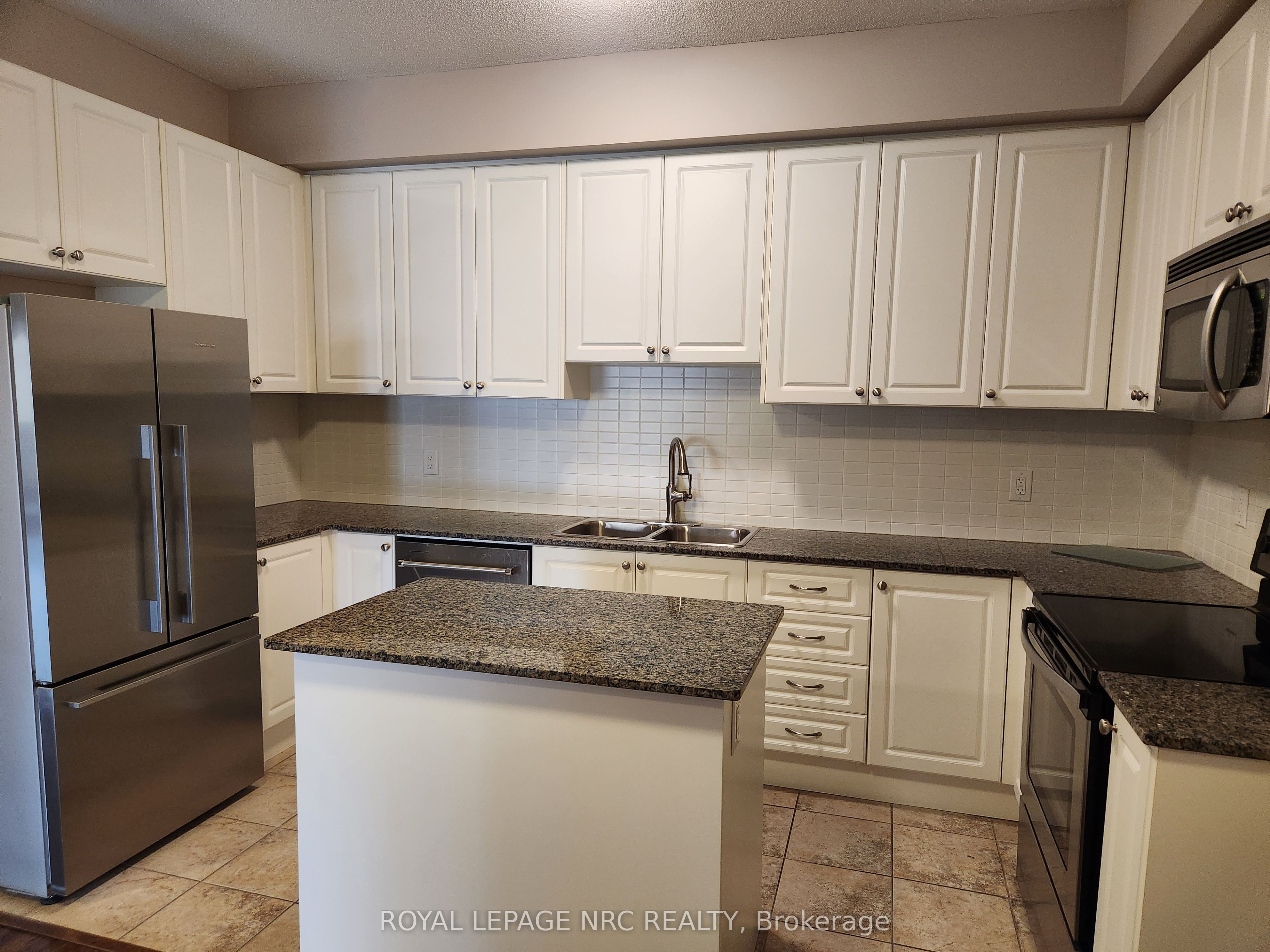 #328 - 8111 Forest Glen Drive Property Photo 3