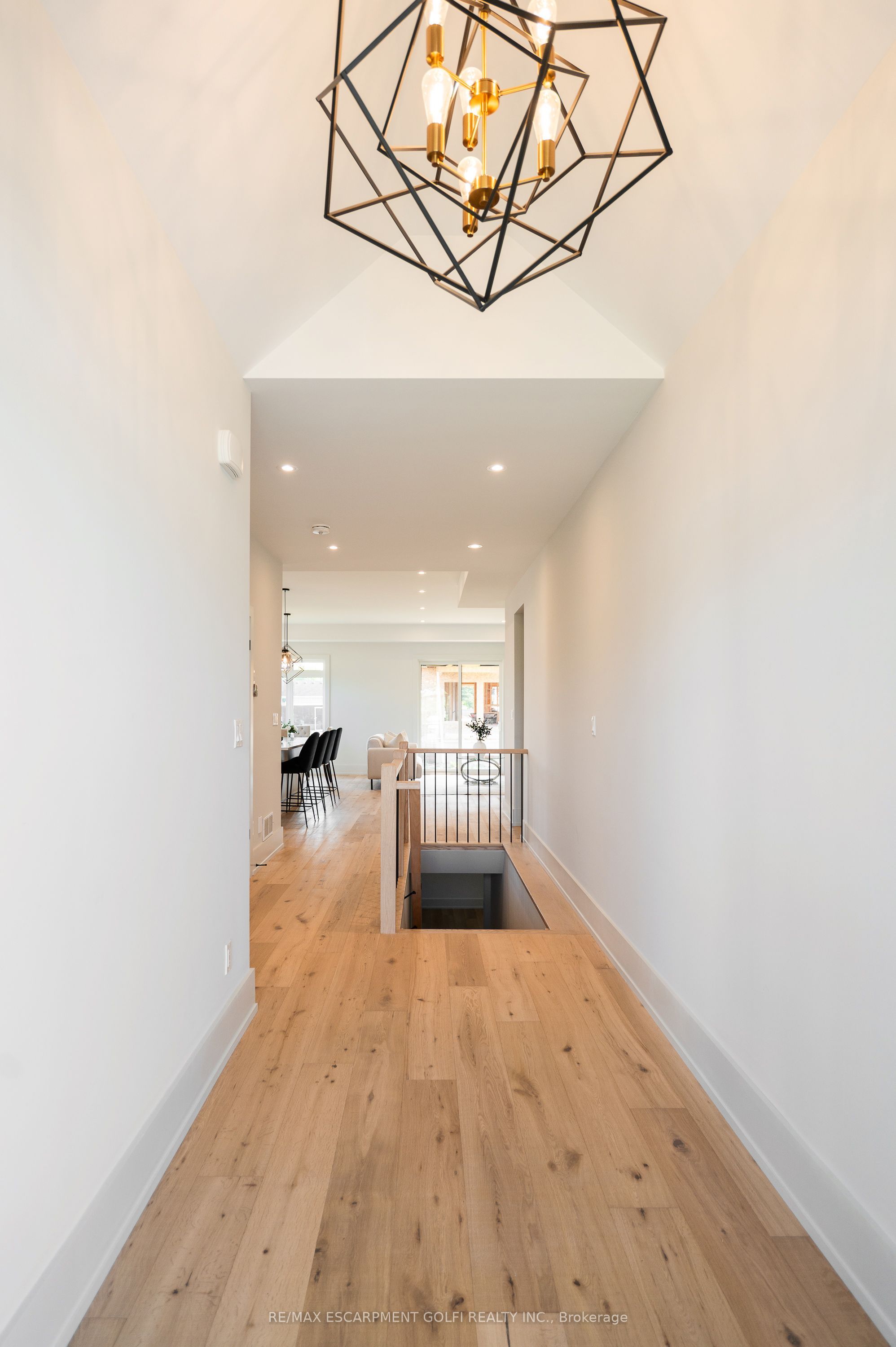 19 Oakley Drive Property Photo 3