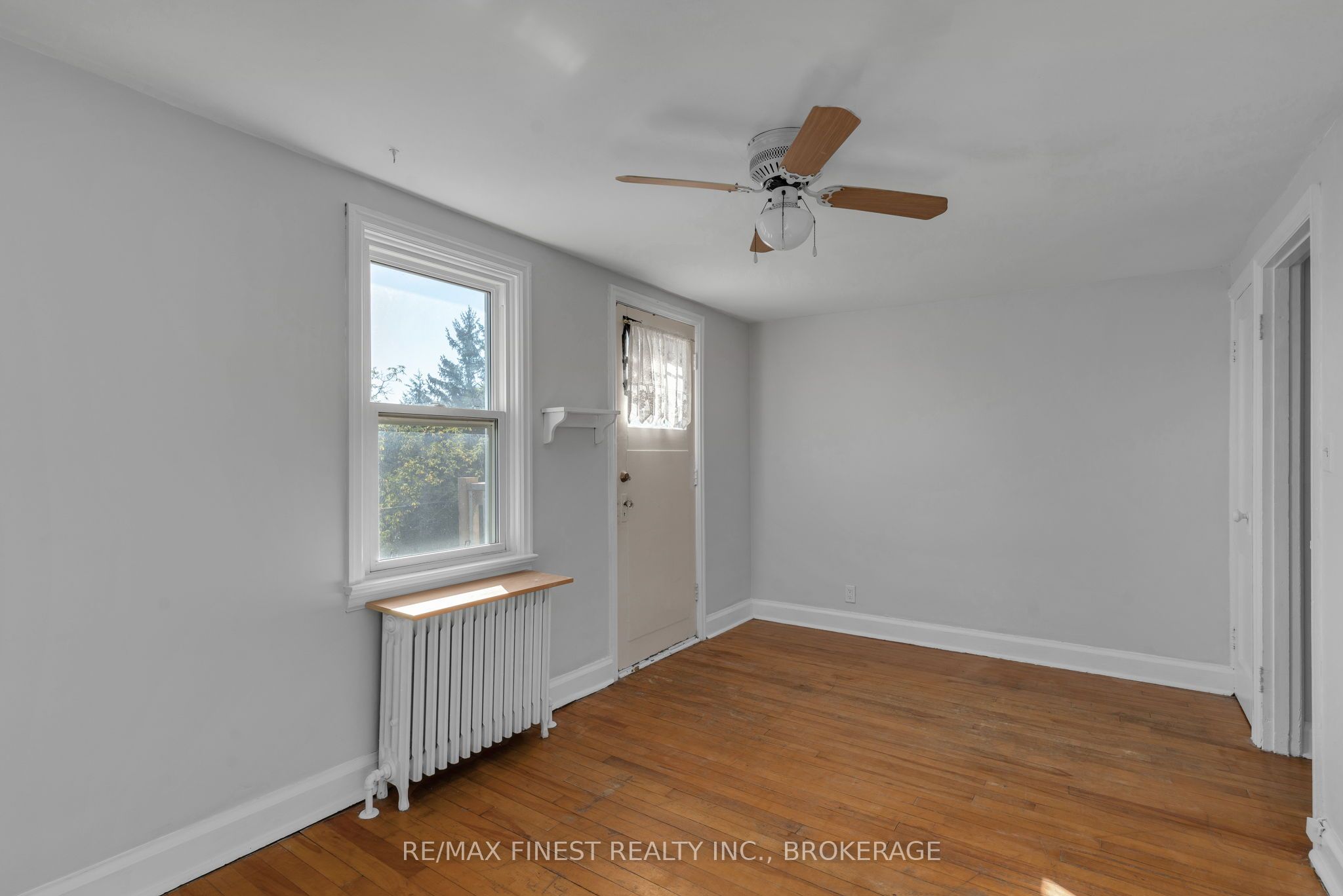325 Sydenham Street Property Photo 5