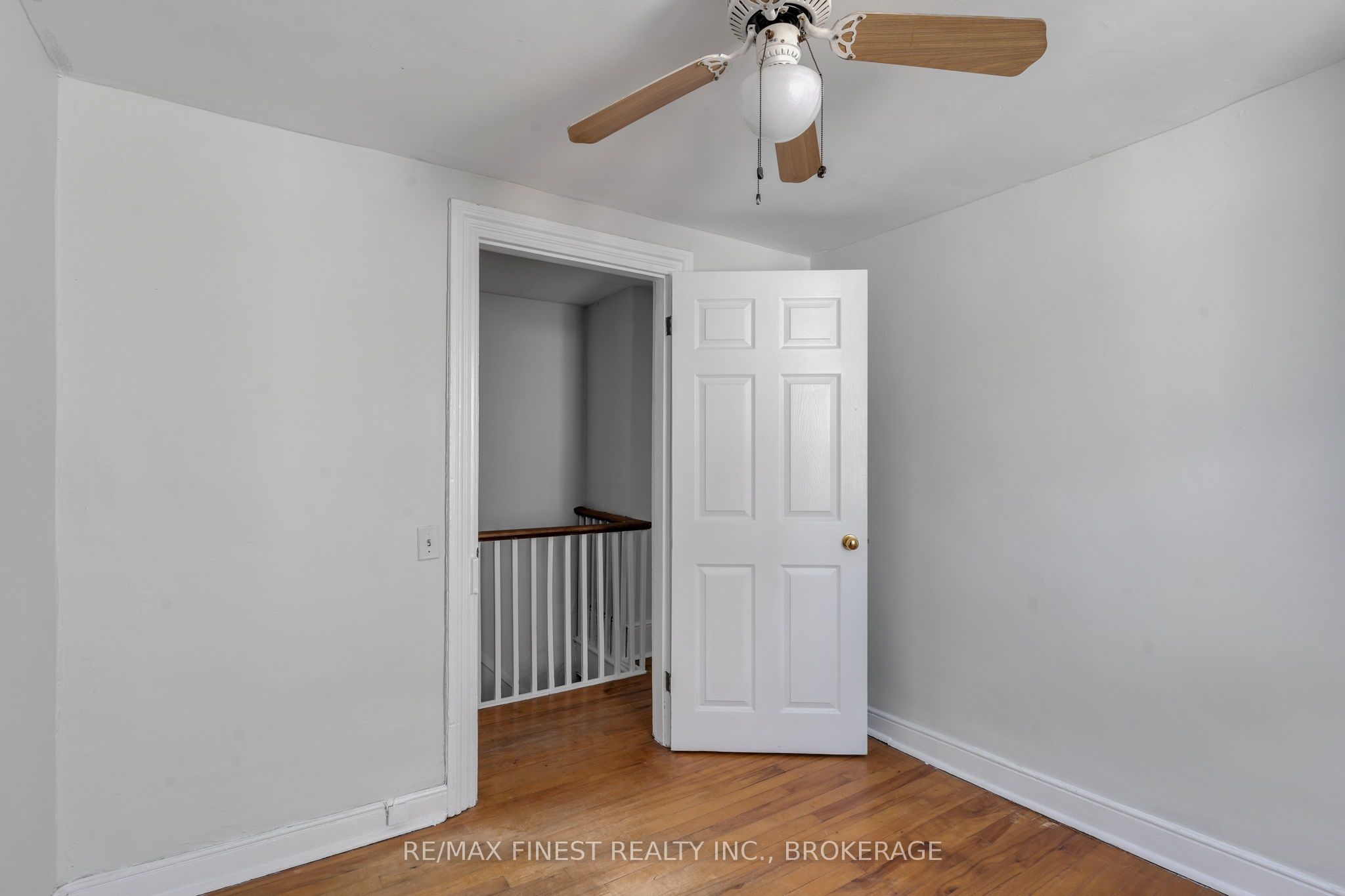 325 Sydenham Street Property Photo 9