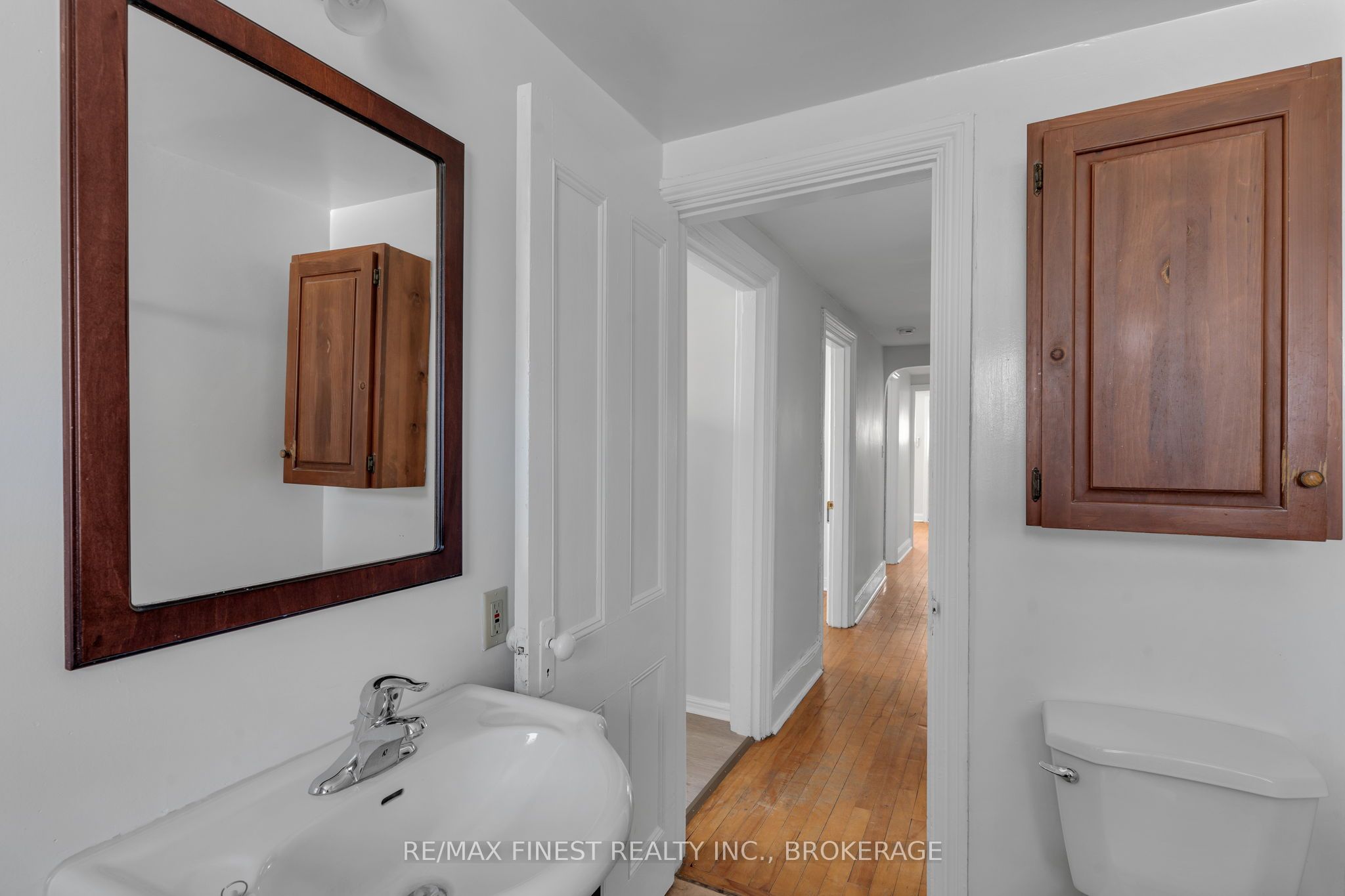 325 Sydenham Street Property Photo 11