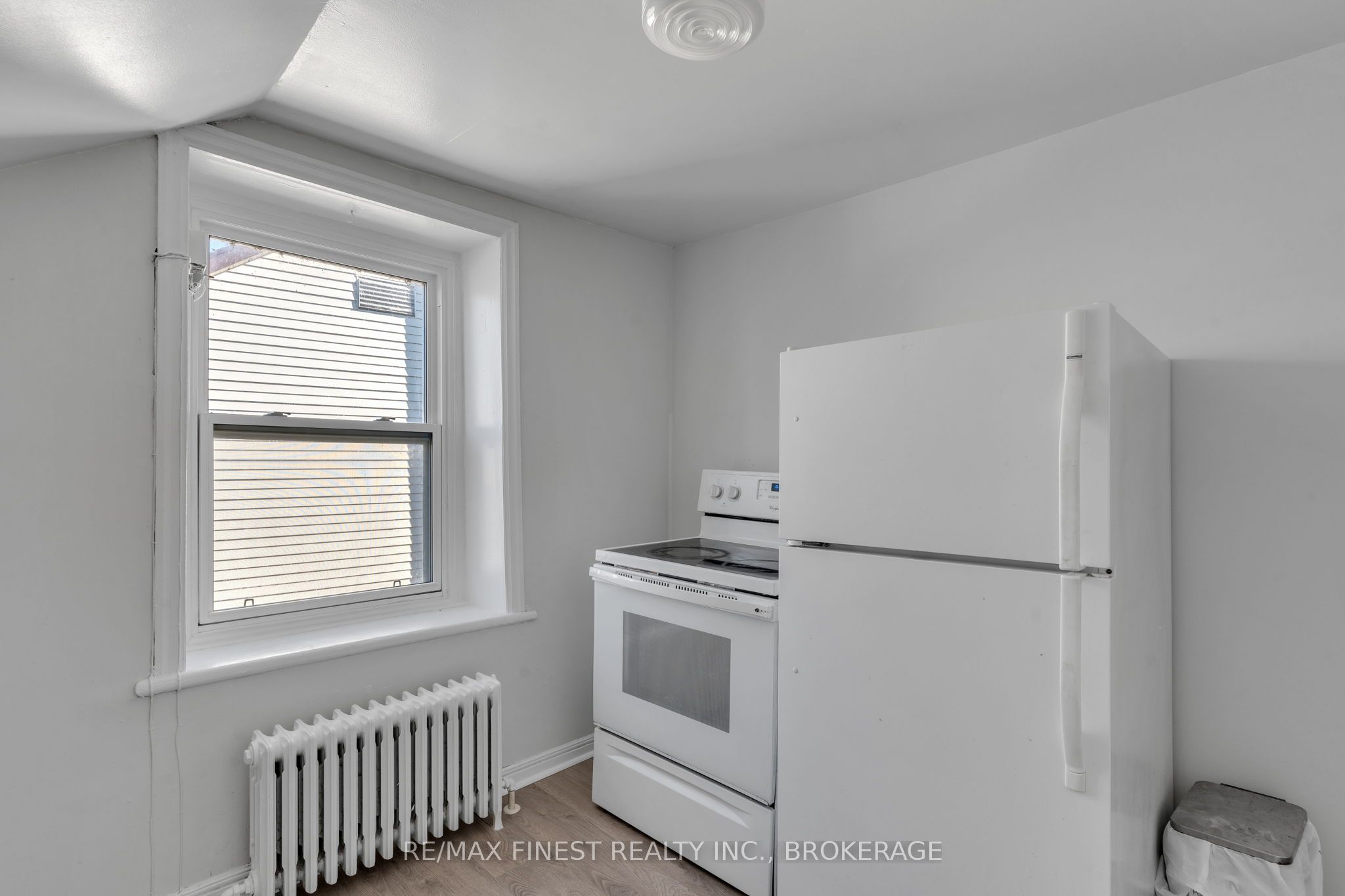 325 Sydenham Street Property Photo 13