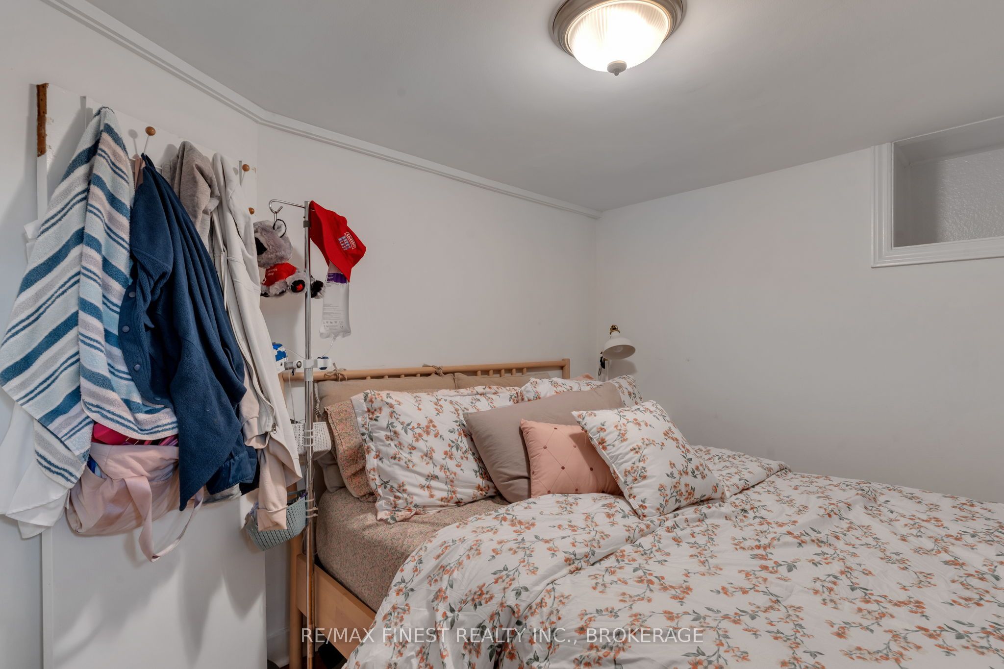 325 Sydenham Street Property Photo 17