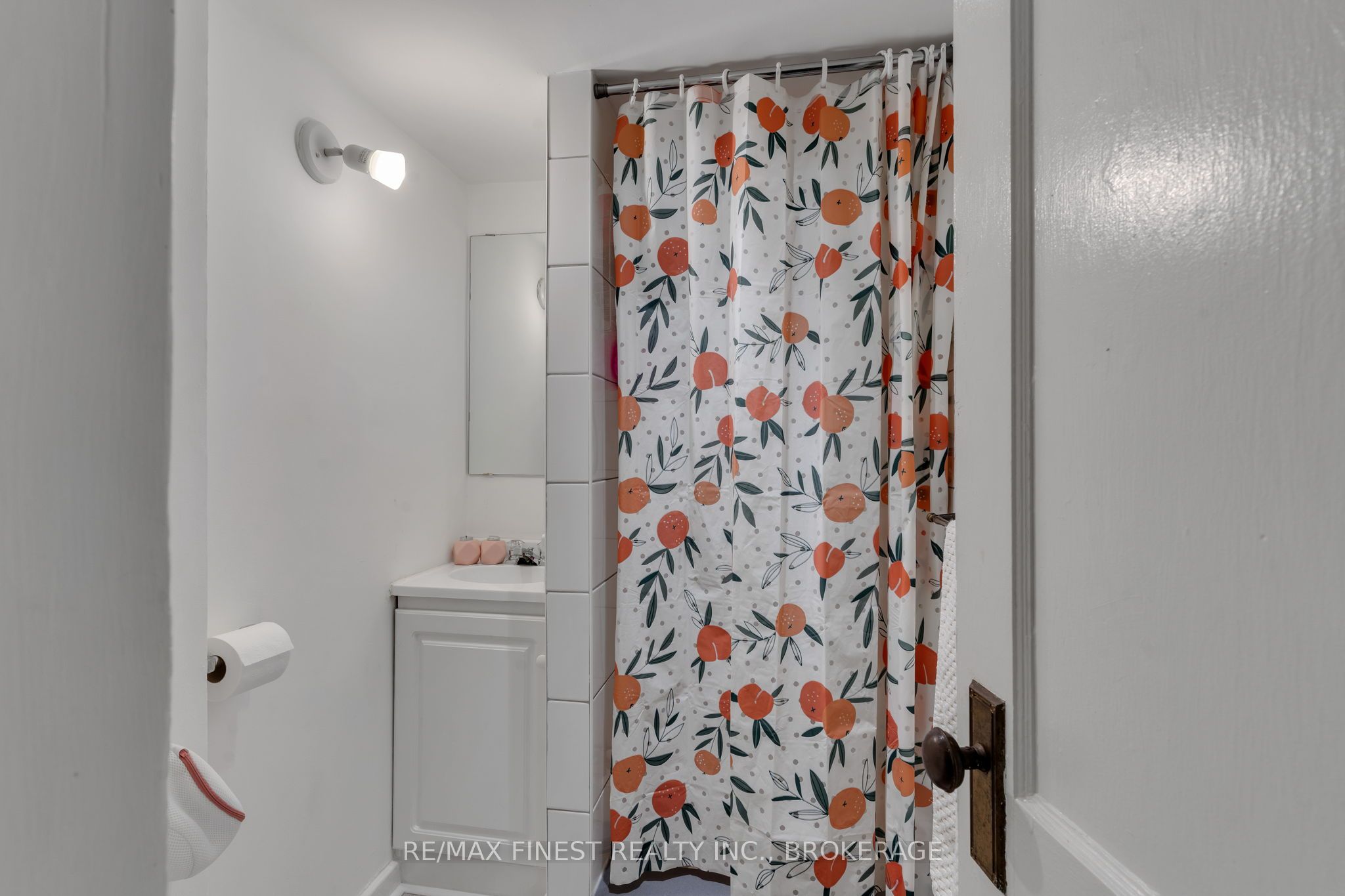 325 Sydenham Street Property Photo 18