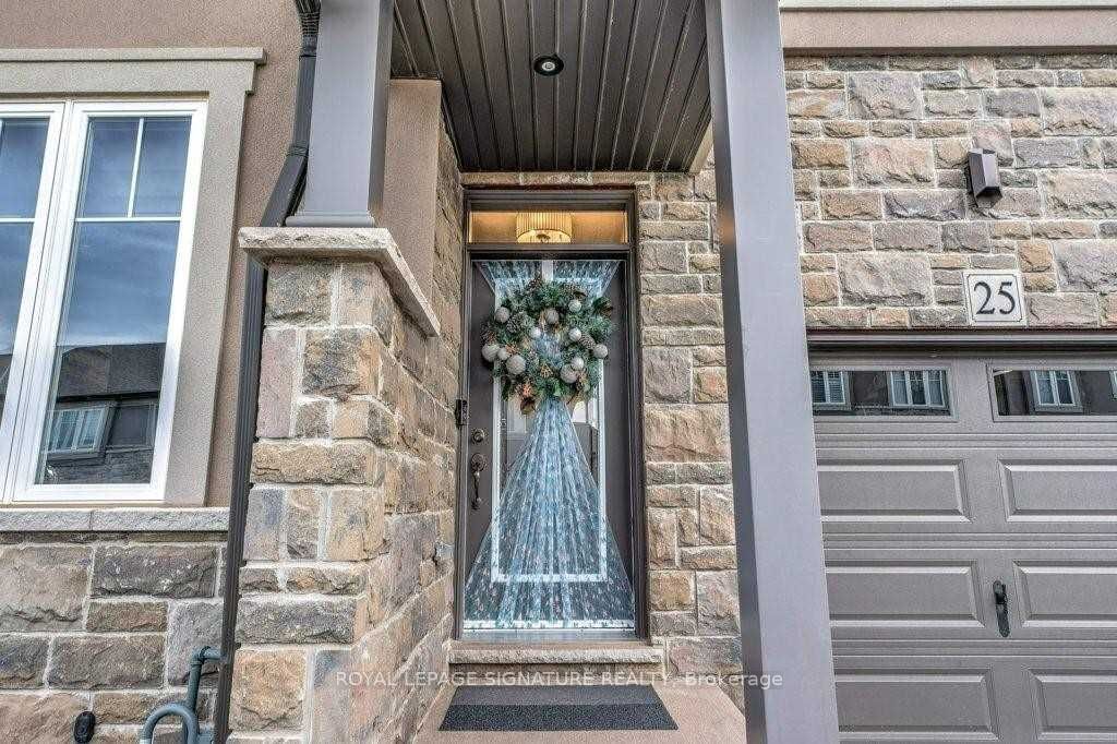 #25 - 120 Vineberg Drive Property Photo 3