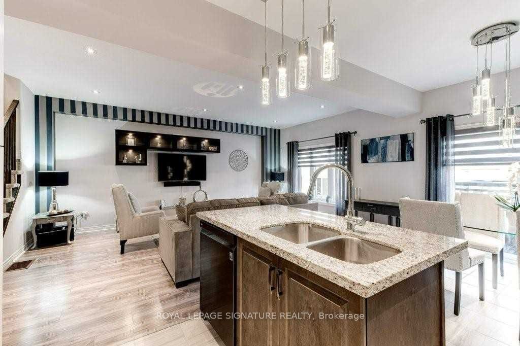 #25 - 120 Vineberg Drive Property Photo 6