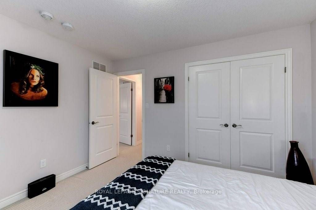 #25 - 120 Vineberg Drive Property Photo 13