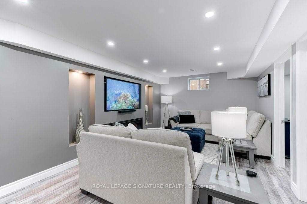 #25 - 120 Vineberg Drive Property Photo 22
