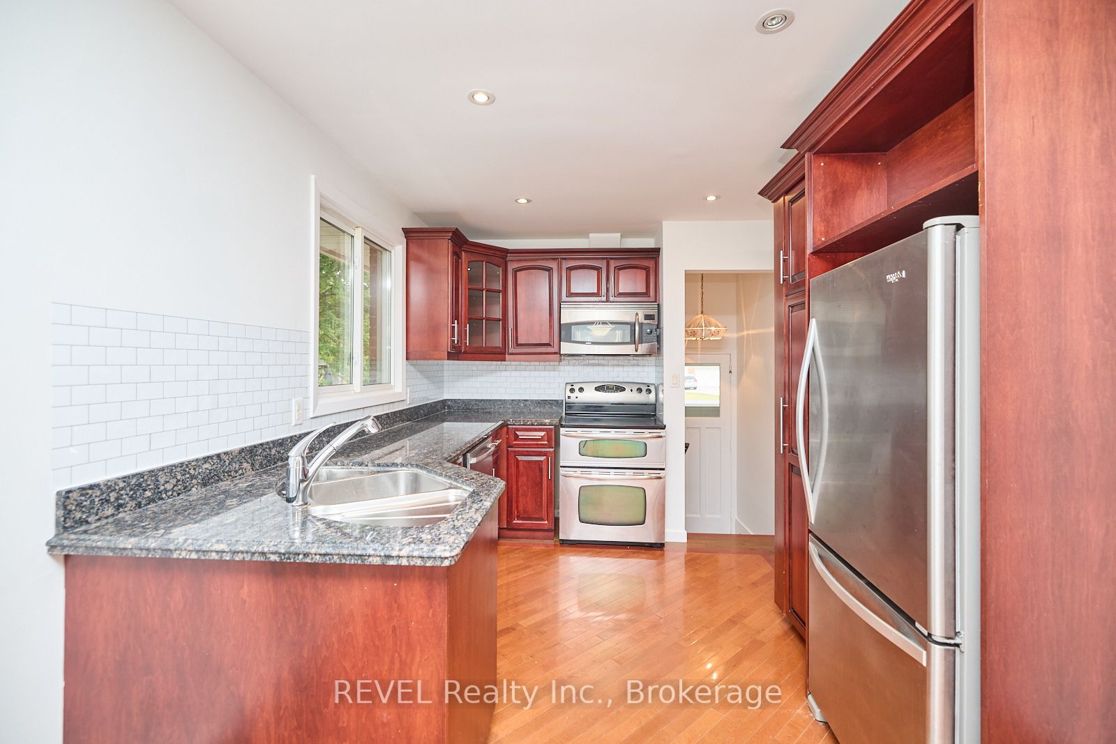 1112 Kennedy Drive Property Photo 10