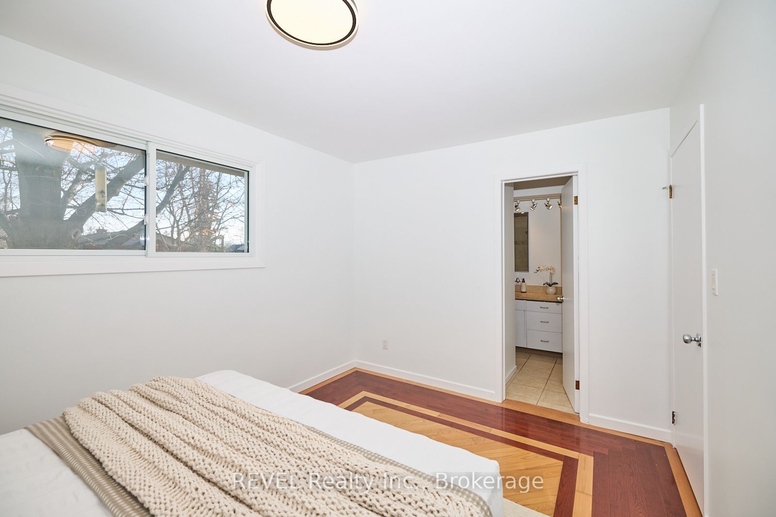 1112 Kennedy Drive Property Photo 14