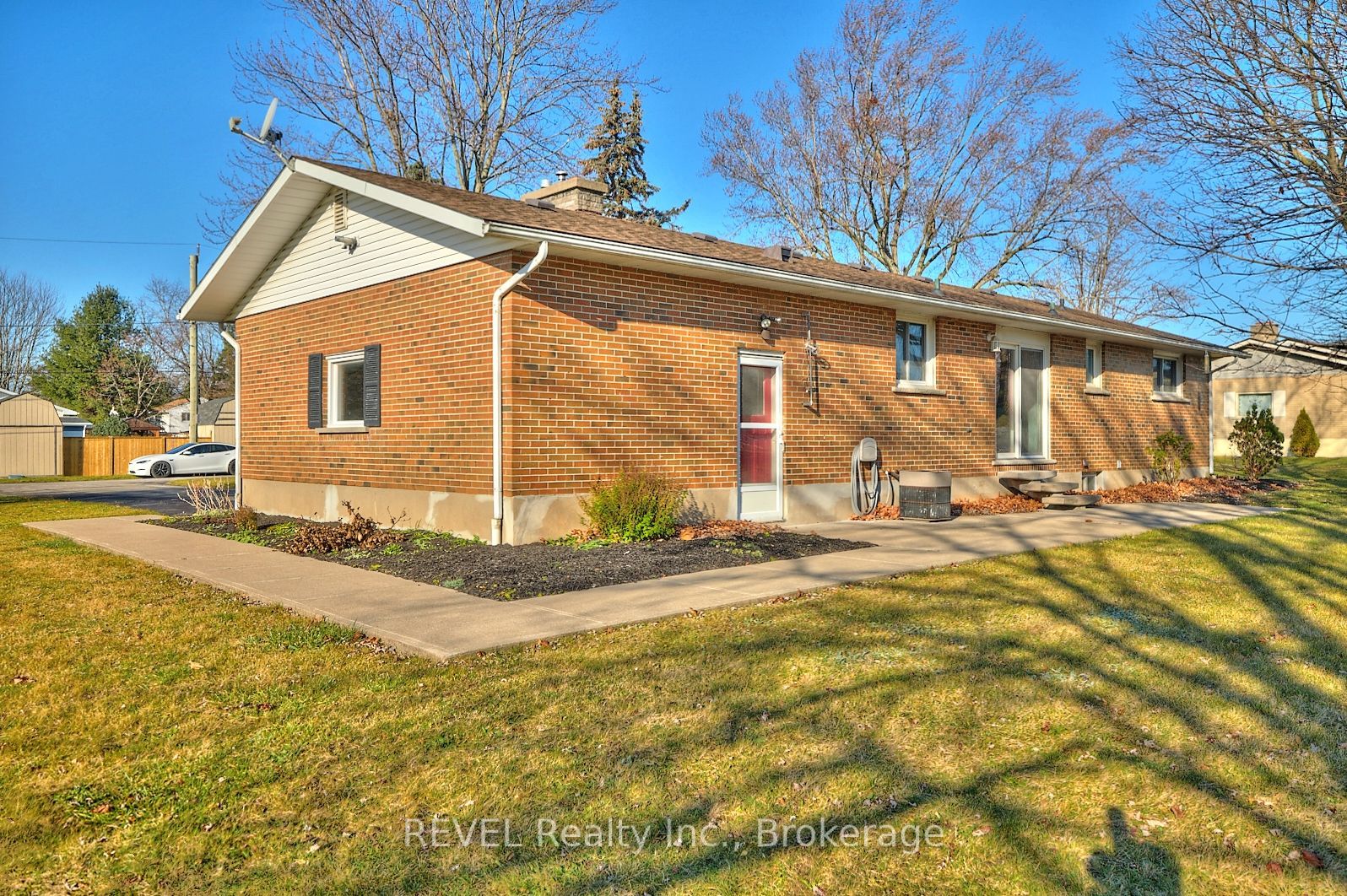 1112 Kennedy Drive Property Photo 22