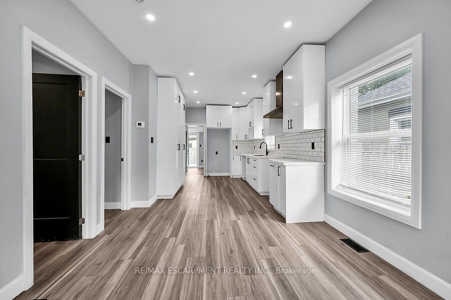16 Webling Street Property Photo 3