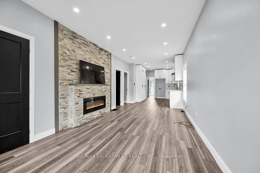 16 Webling Street Property Photo 5
