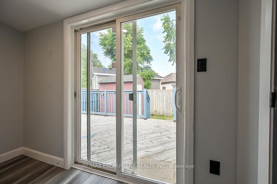 16 Webling Street Property Photo 11
