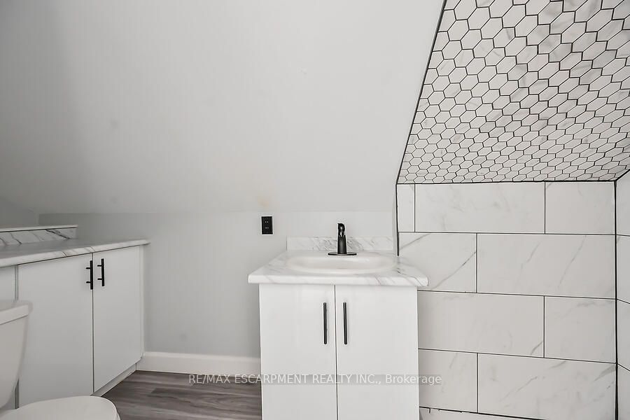 16 Webling Street Property Photo 12