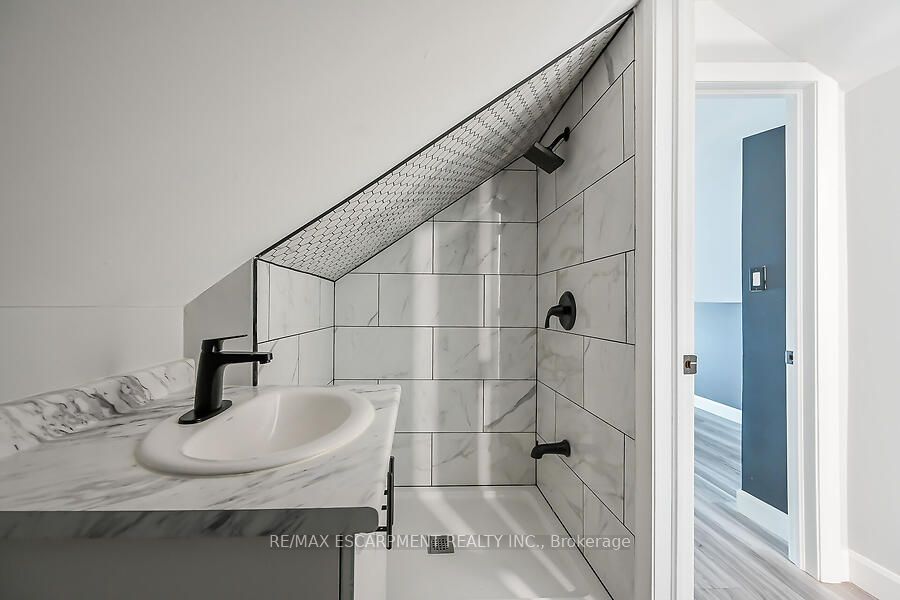 16 Webling Street Property Photo 13