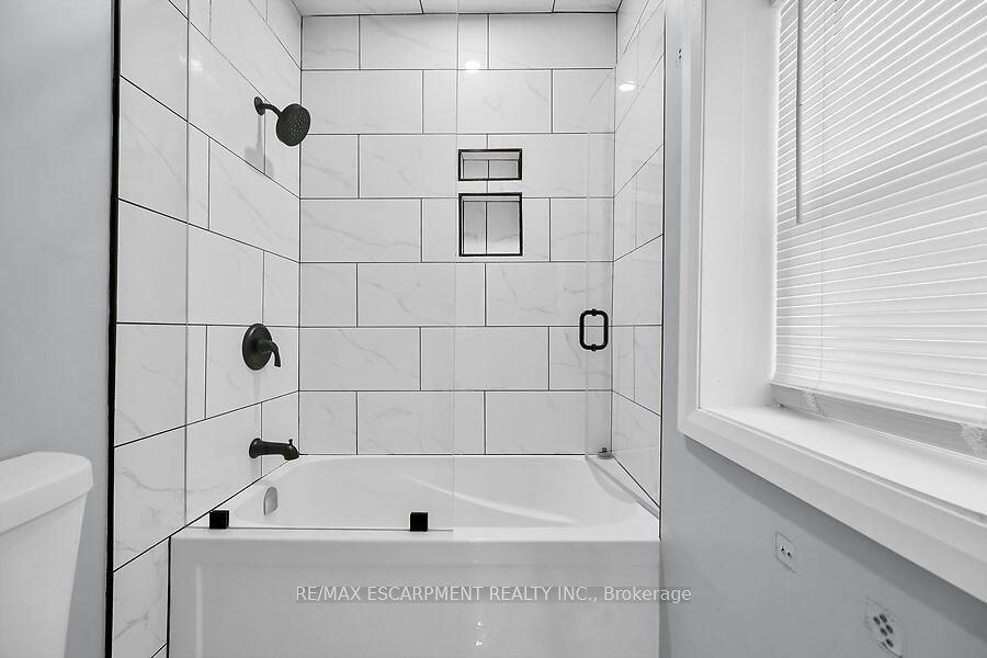 16 Webling Street Property Photo 15