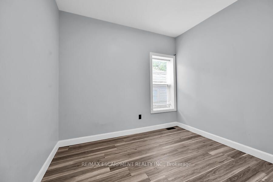 16 Webling Street Property Photo 21
