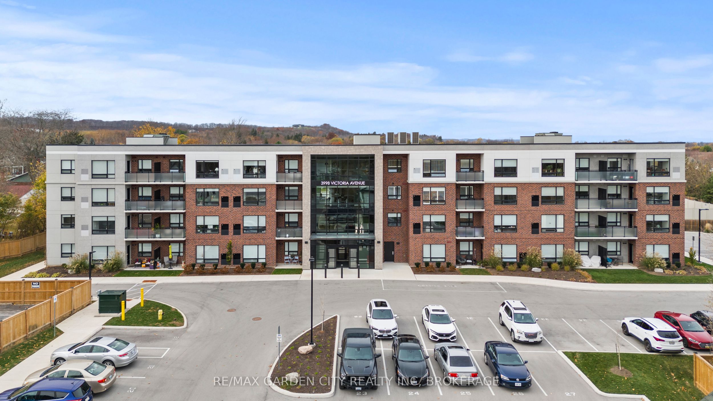 #305 - 3998 Victoria Avenue Property Photo 1