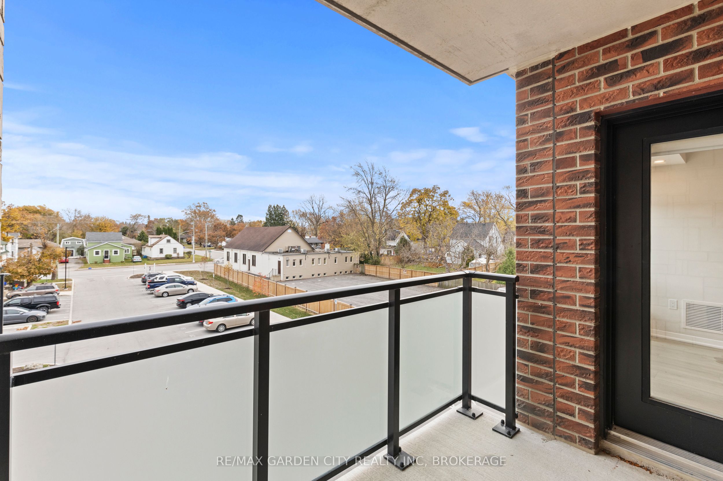 #305 - 3998 Victoria Avenue Property Photo 20