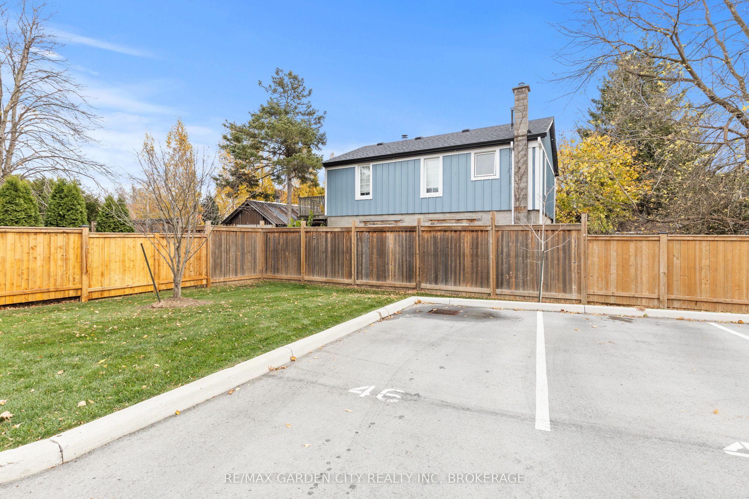 #305 - 3998 Victoria Avenue Property Photo 26