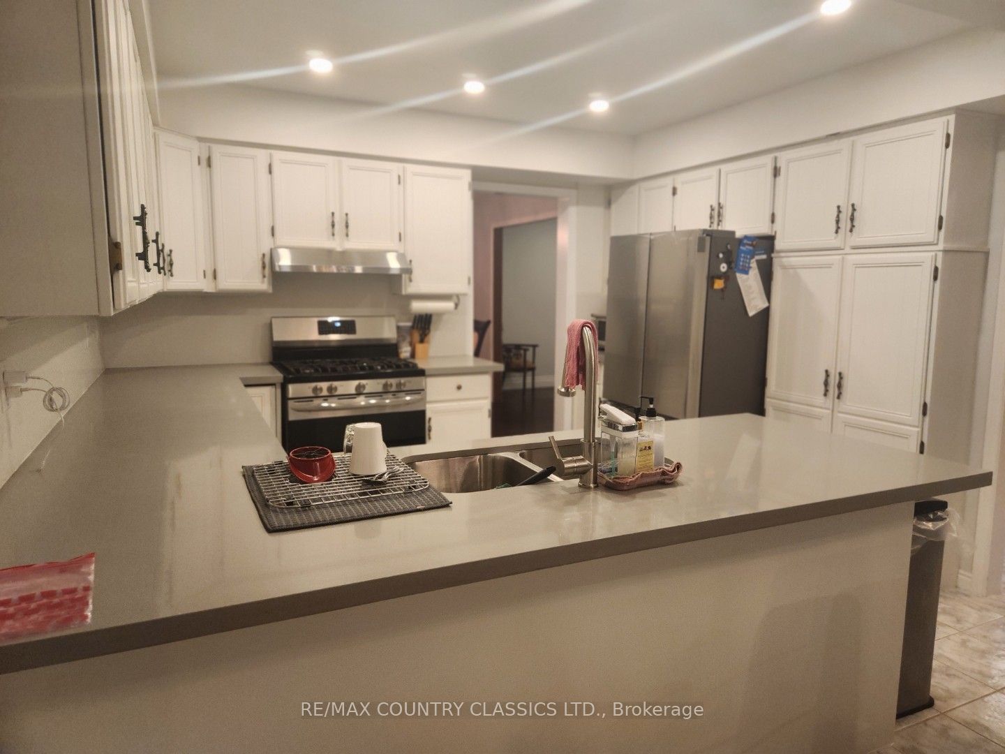 1210 Summit Drive Property Photo 4