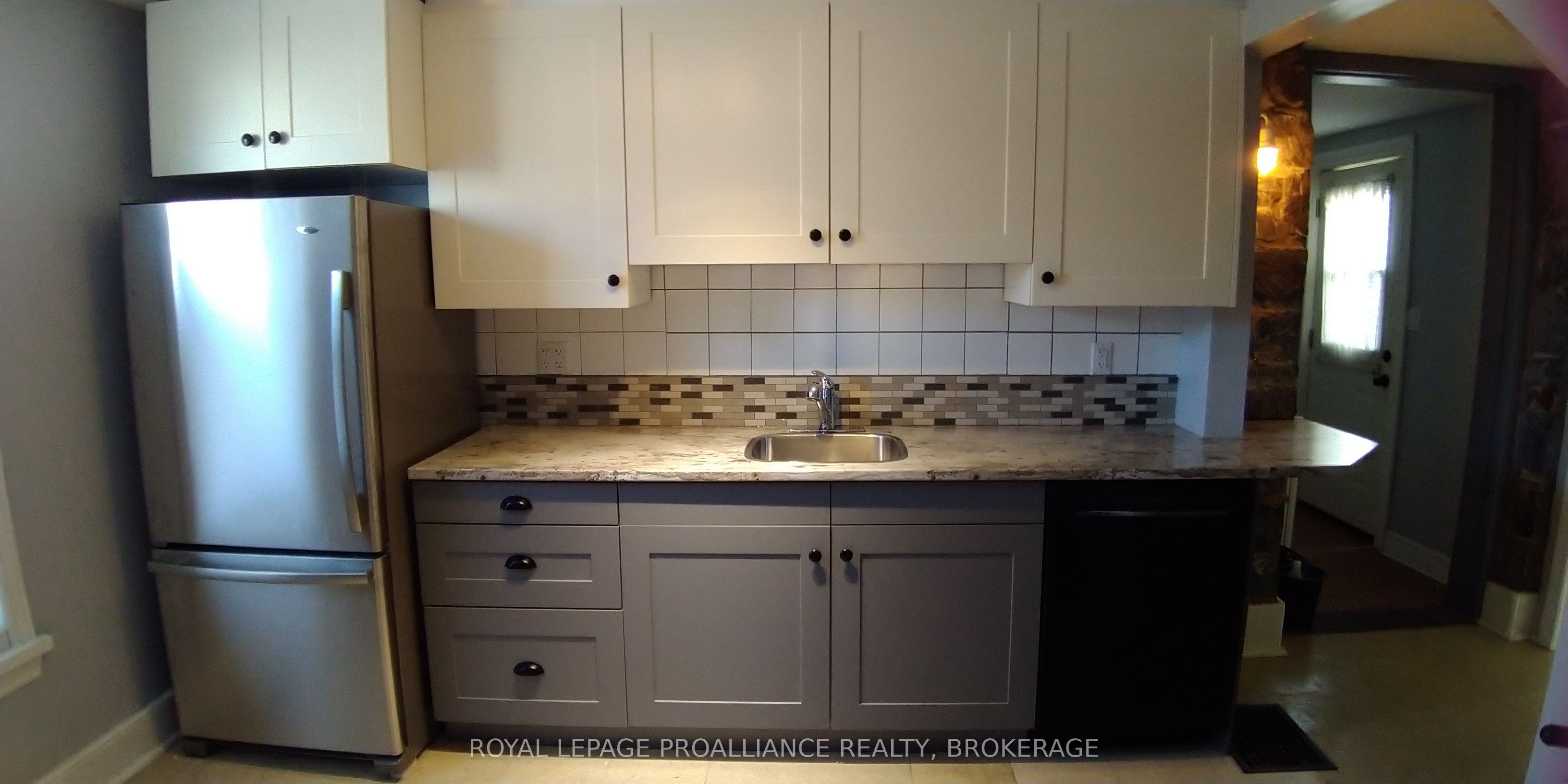 390 Division Street Property Photo 6