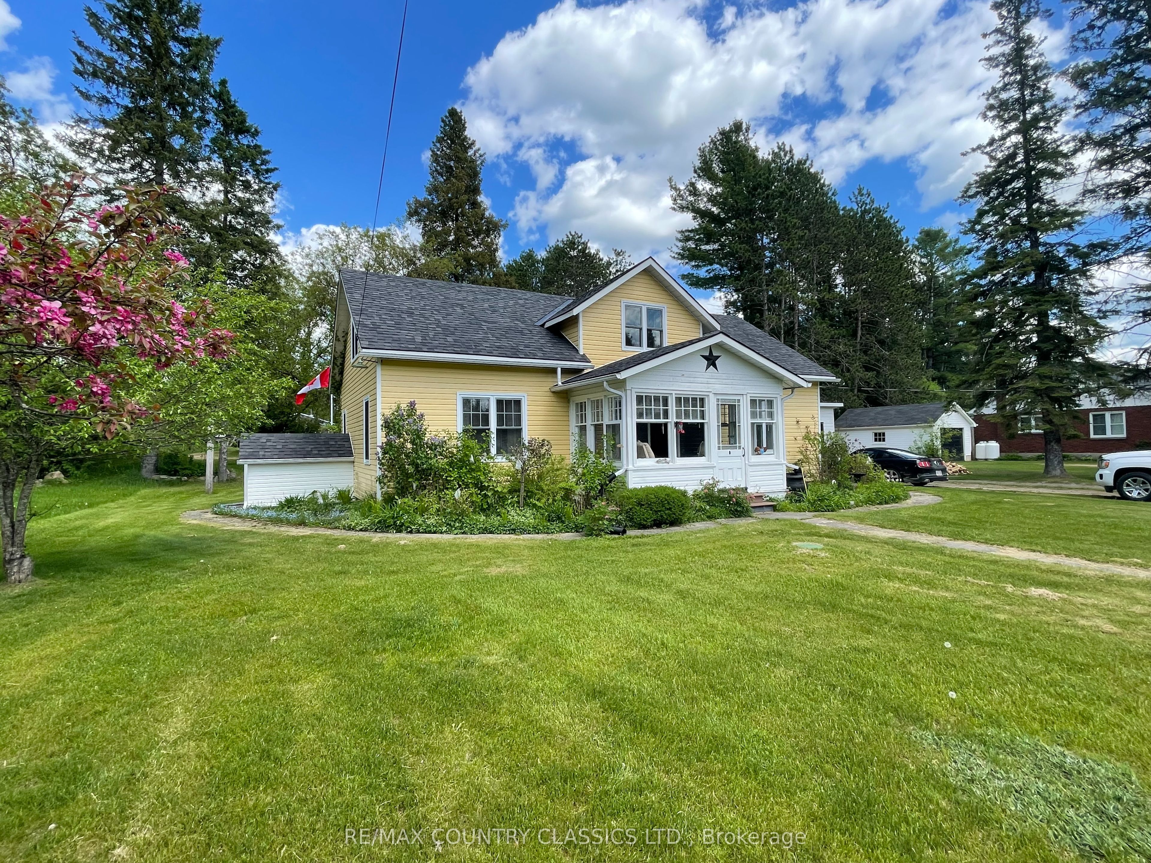 45 Wollaston Lk Road Property Photo 2