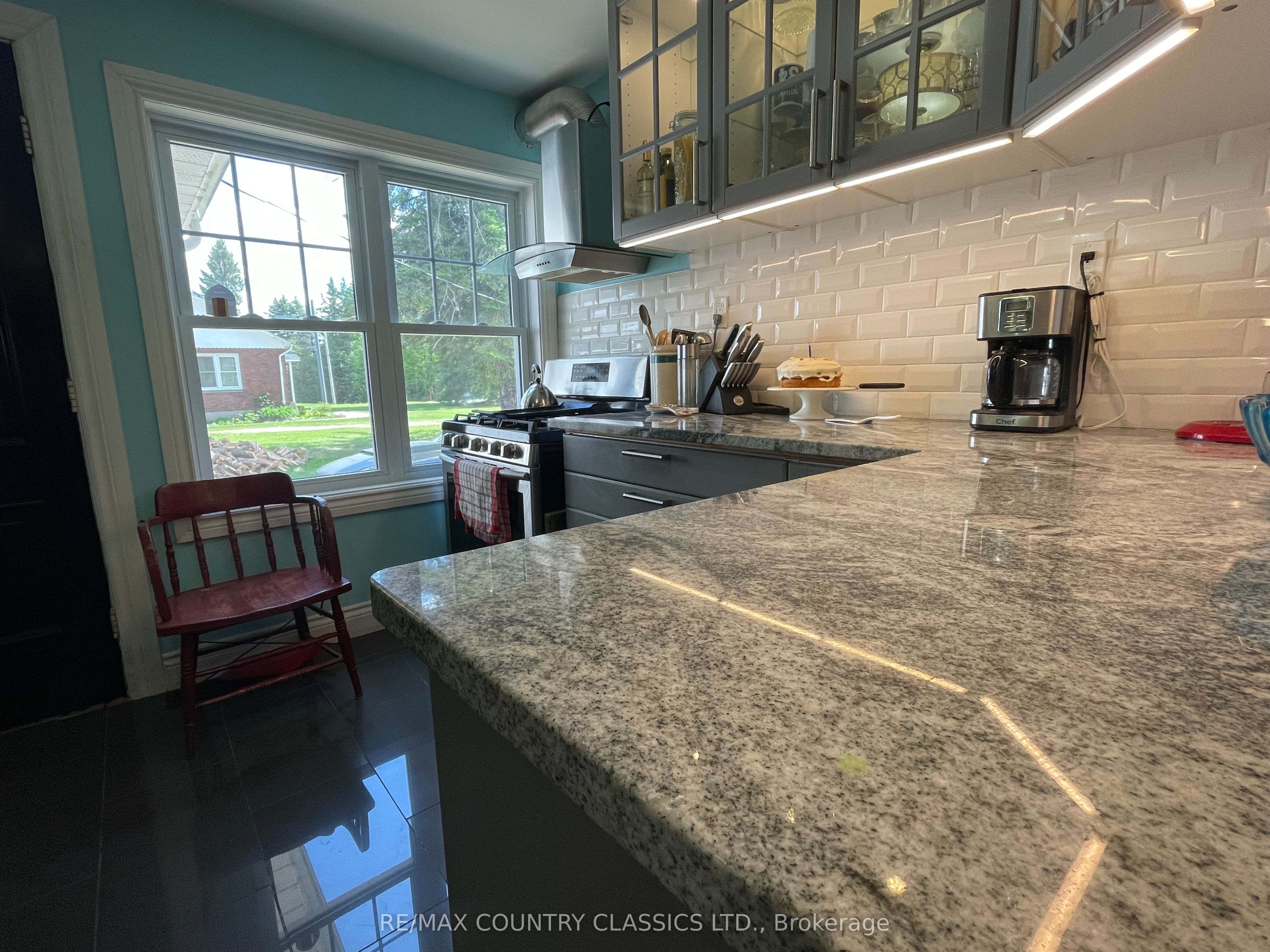 45 Wollaston Lk Road Property Photo 3