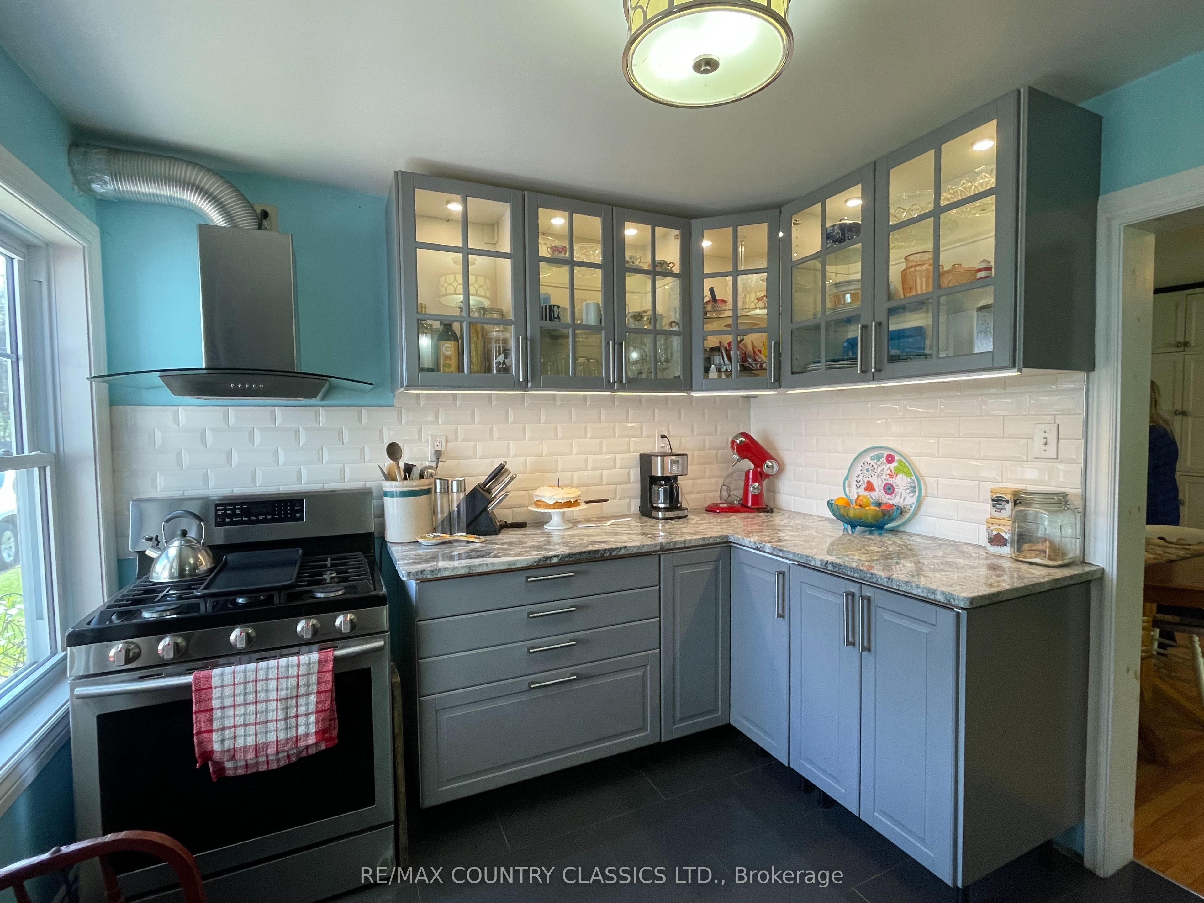 45 Wollaston Lk Road Property Photo 4