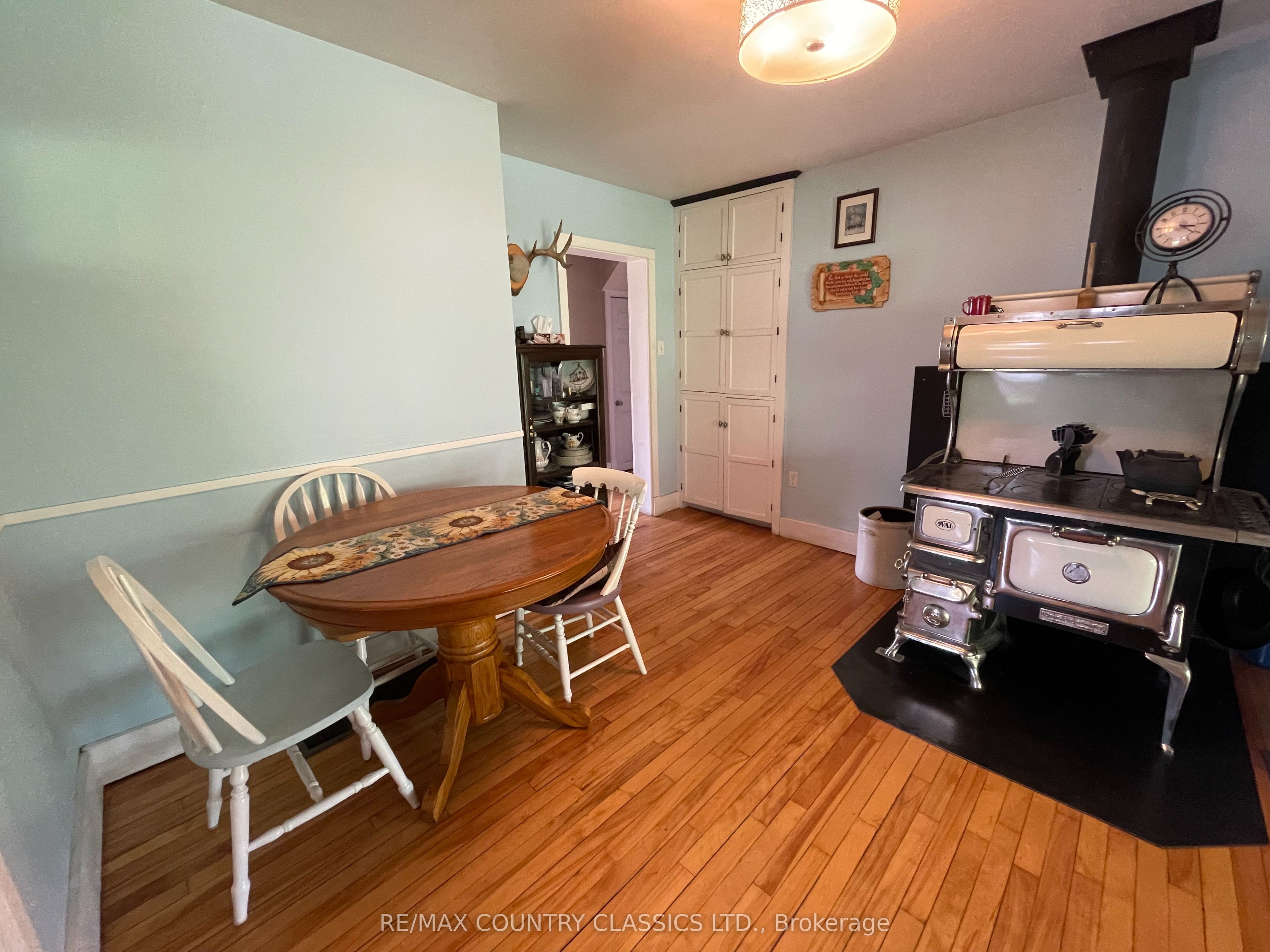 45 Wollaston Lk Road Property Photo 7